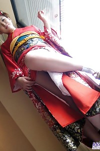 Japanese Chick Aki Proudly Displays Off Her Smooth Body And Hairy Attractive Pussy