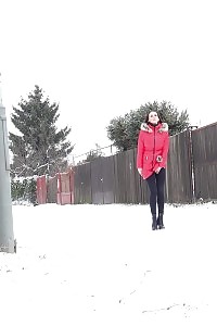 Cynthia Vellons Melts Snow As She Pissing Outside