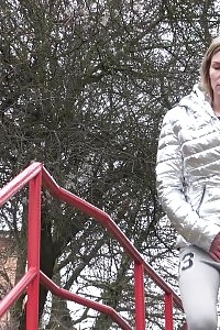 Claudia Relieves Her Pee Desperation In The City