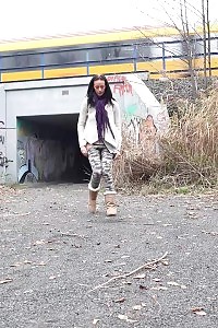 Eveline Neill Pulls Down Pants To Pee