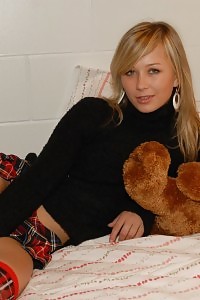 Tattooed Black-haired Older Girlie Exploring Off Her Big Boobers And Wet Beaver